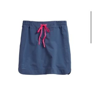 Vineyard Vines XS navy stripe harbor skirt